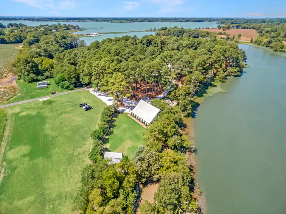 20031 Oakland Farm Road Cape