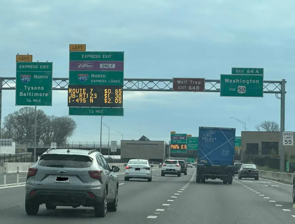 Traffic on I-66 East nearing the I-495 interchange in Dunn Loring (staff photo by Angela Woolsey)