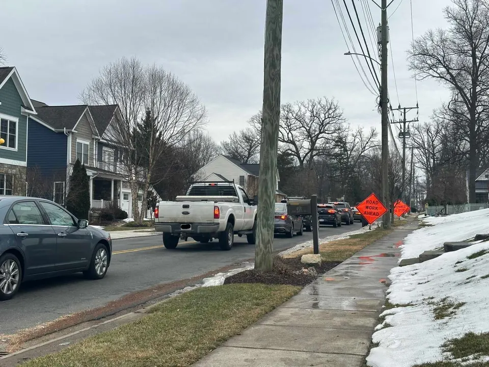 Traffic backed up on Park Street in Vienna as sidewalk construction continues (staff photo by Angela Woolsey)