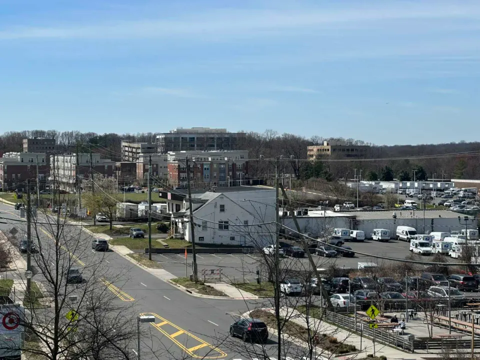 Looking down Eskridge Road outside the Mosaic District in Merrifield (staff photo by Angela Woolsey)