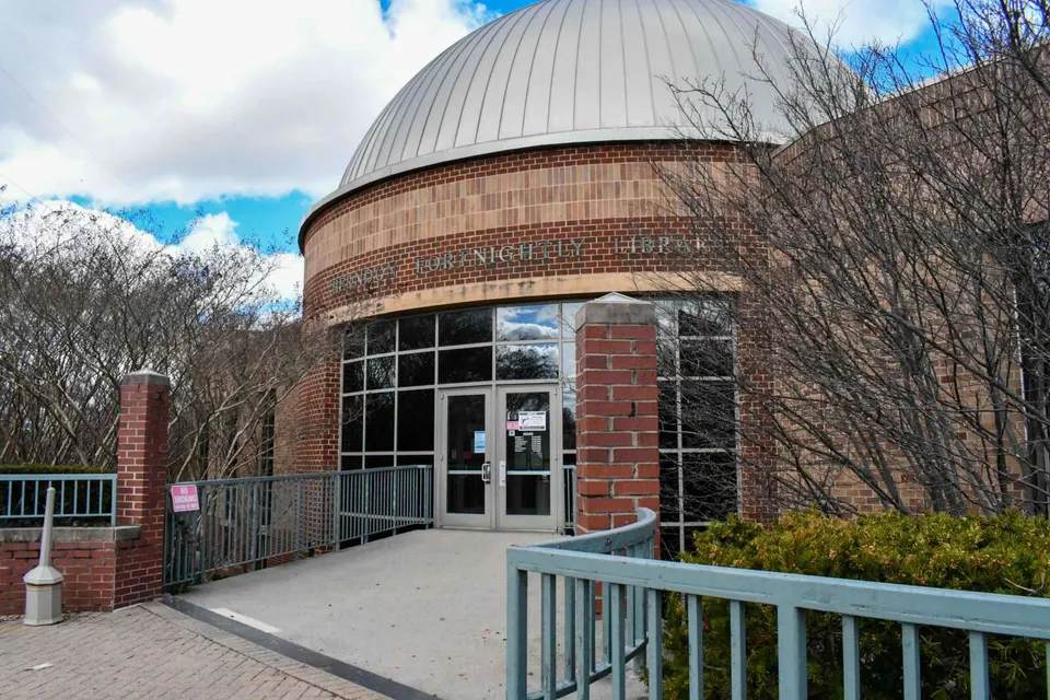 Herndon Fortnightly Library (staff photo by James Jarvis)