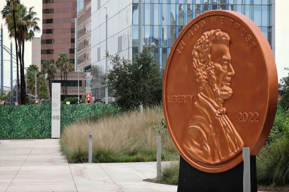 Artwork of a penny (via Sebastian Enriquez/Unsplash)