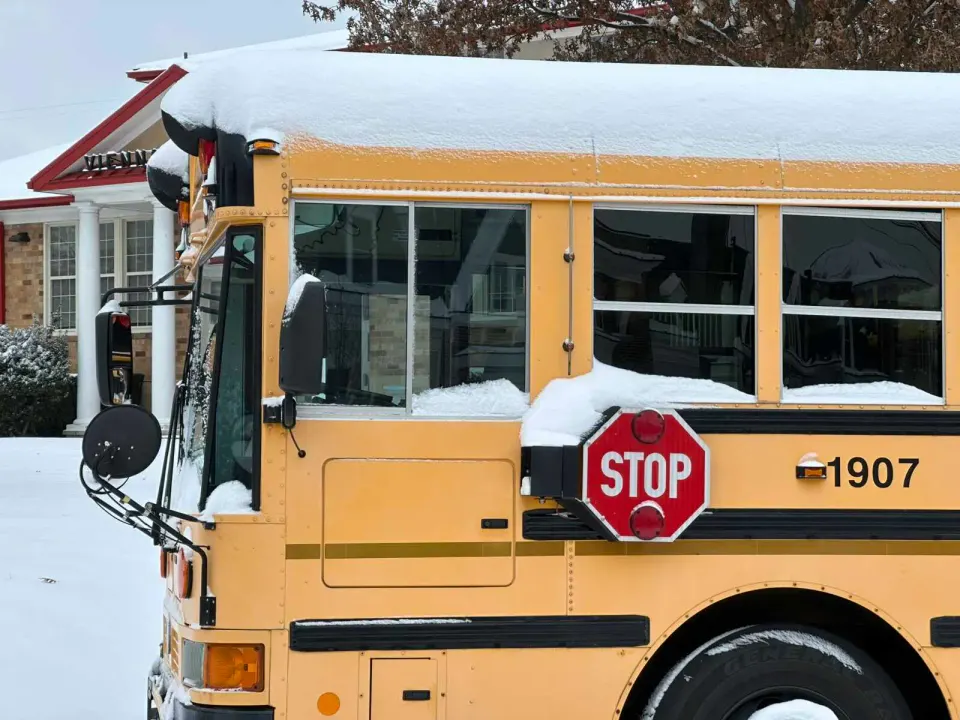 A Fairfax County Public School bus with snow on Jan. 6, 2025 (staff photo by Angela Woolsey)