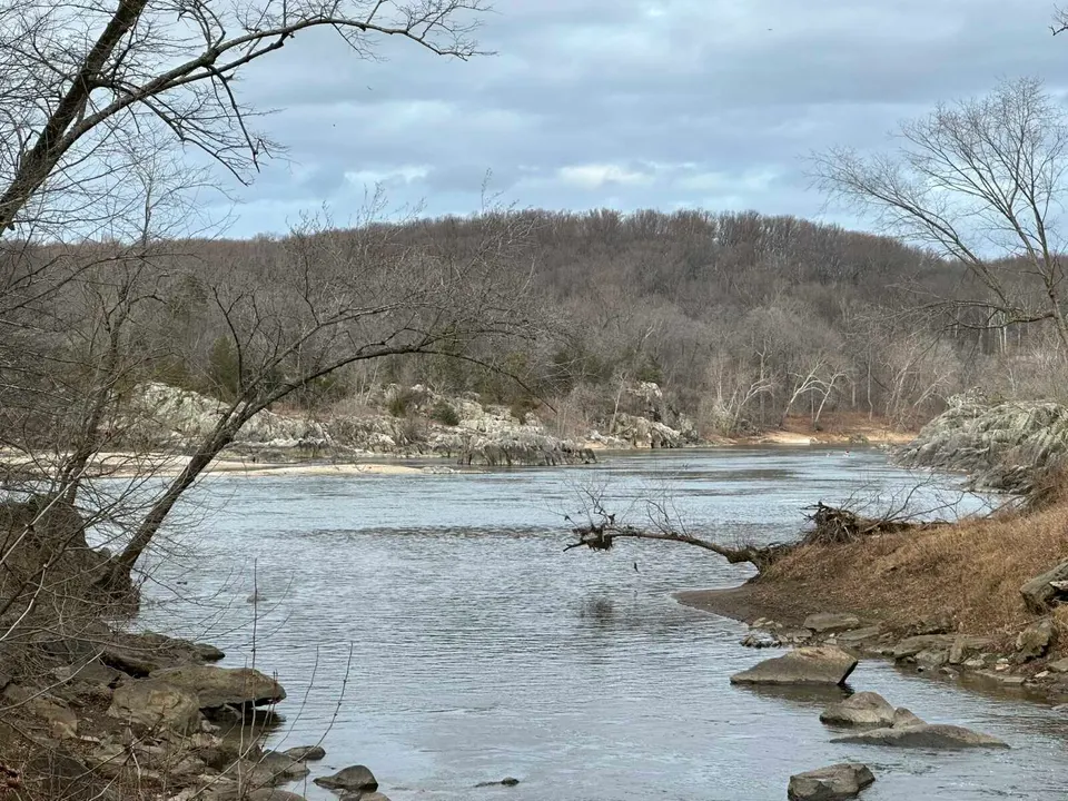 Difficult Run opens to the Potomac River in Great Falls Park (staff photo by Angela Woolsey)