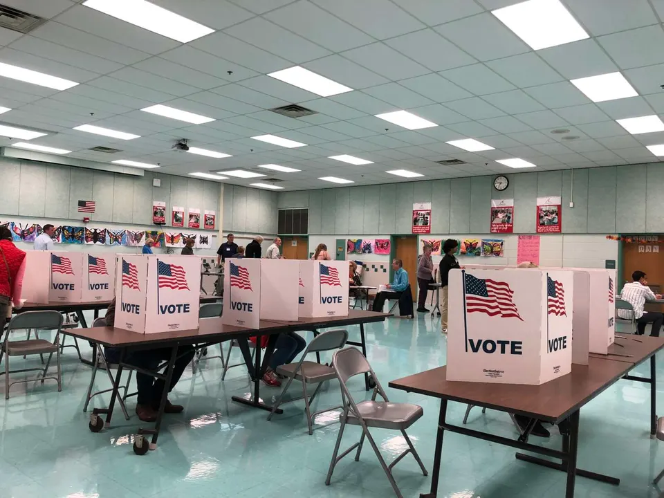 Voting at Cunningham Park Elementary School in Vienna (staff photo by Angela Woolsey)