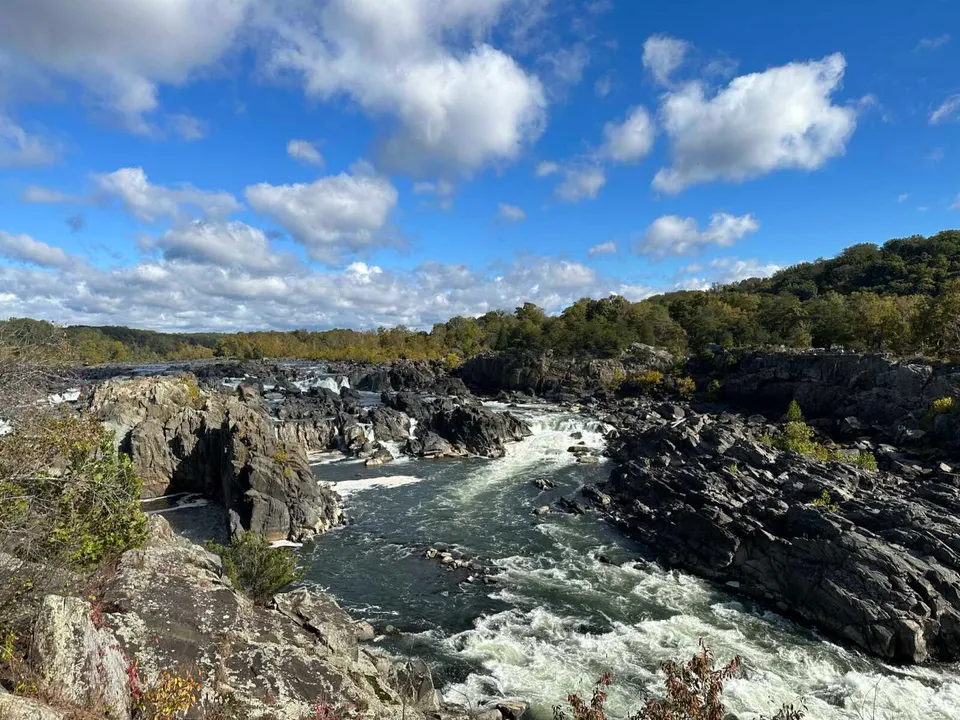The Potomac River in Great Falls Park on a fall day (staff photo by Angela Woolsey)