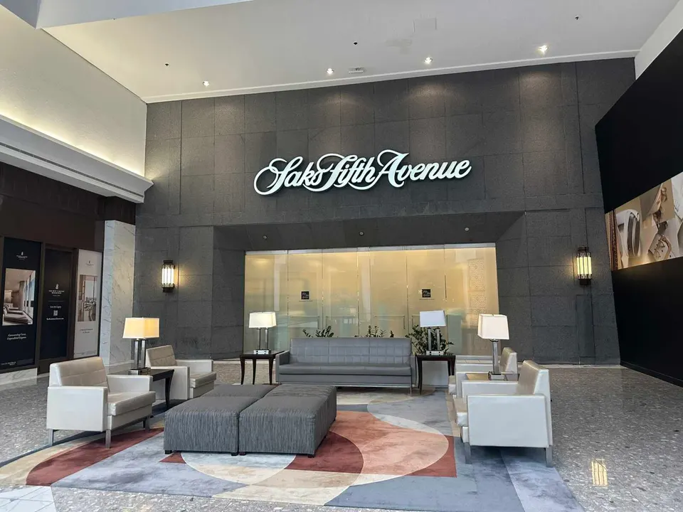 Doors closed on the upper level of Saks Fifth Avenue at Tysons Galleria (staff photo by Angela Woolsey)