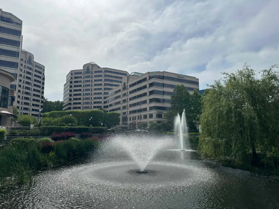 Water fountains in front of Plaza America office buildings (staff photo by Angela Woolsey)