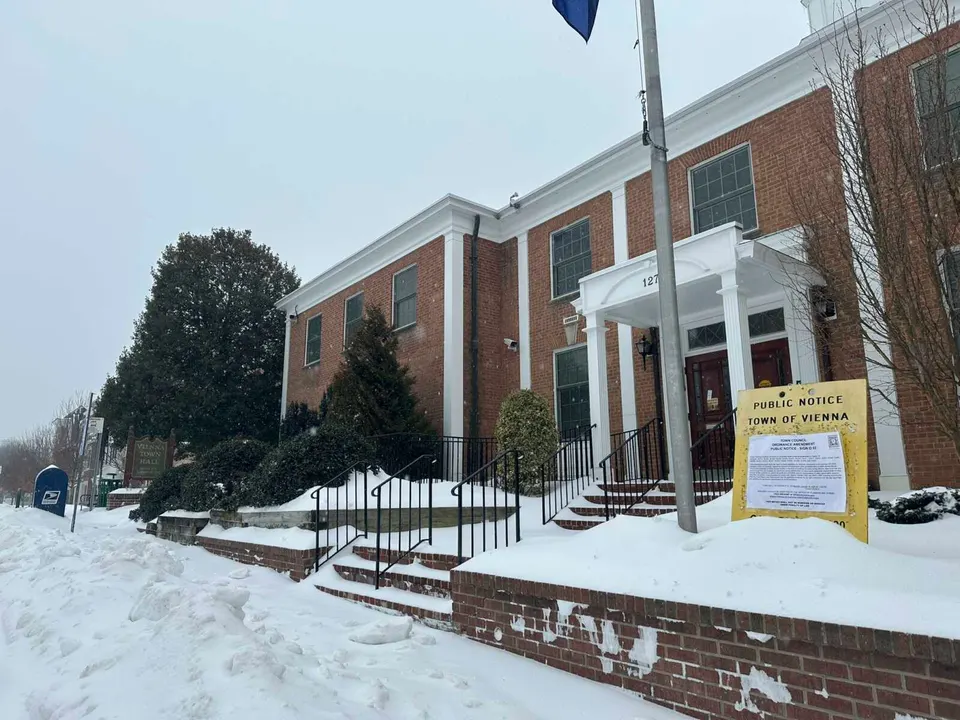 Vienna Town Hall during Winter Storm Fern on Jan. 25, 2026 (staff photo by Angela Woolsey)