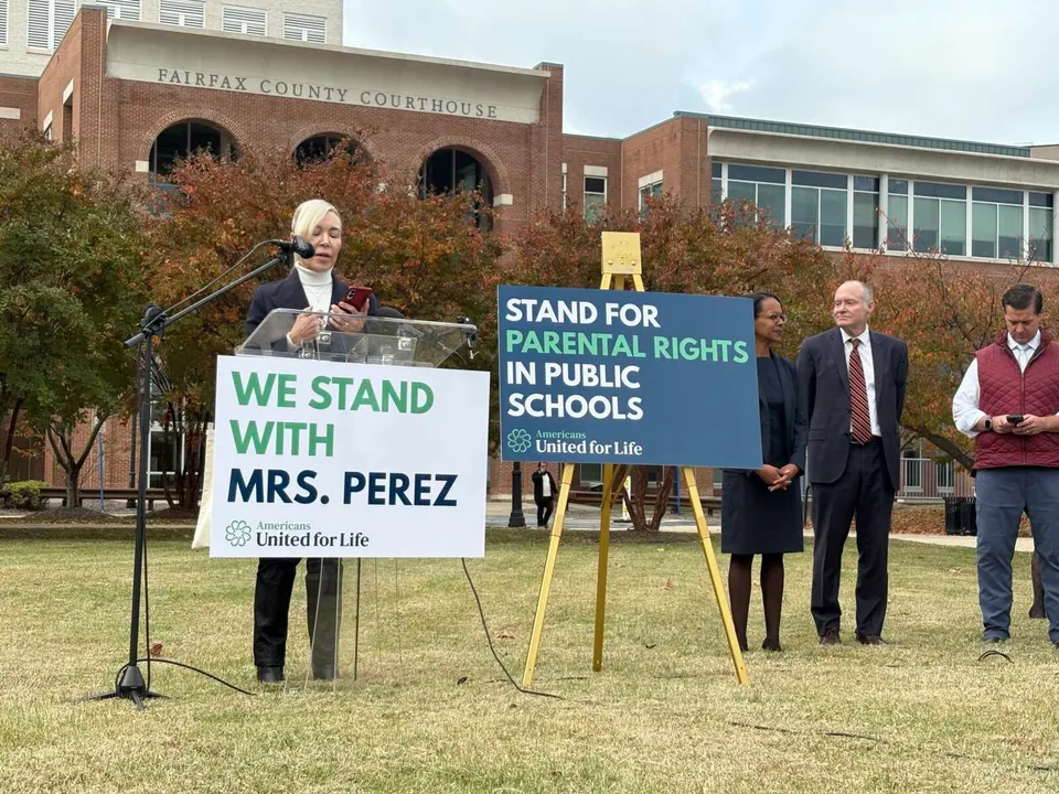 Zenaida Perez speaks during a press conference in front of the Fairfax County Courthouse on Oct. 29, 2025 (staff photo by Jared Serre)