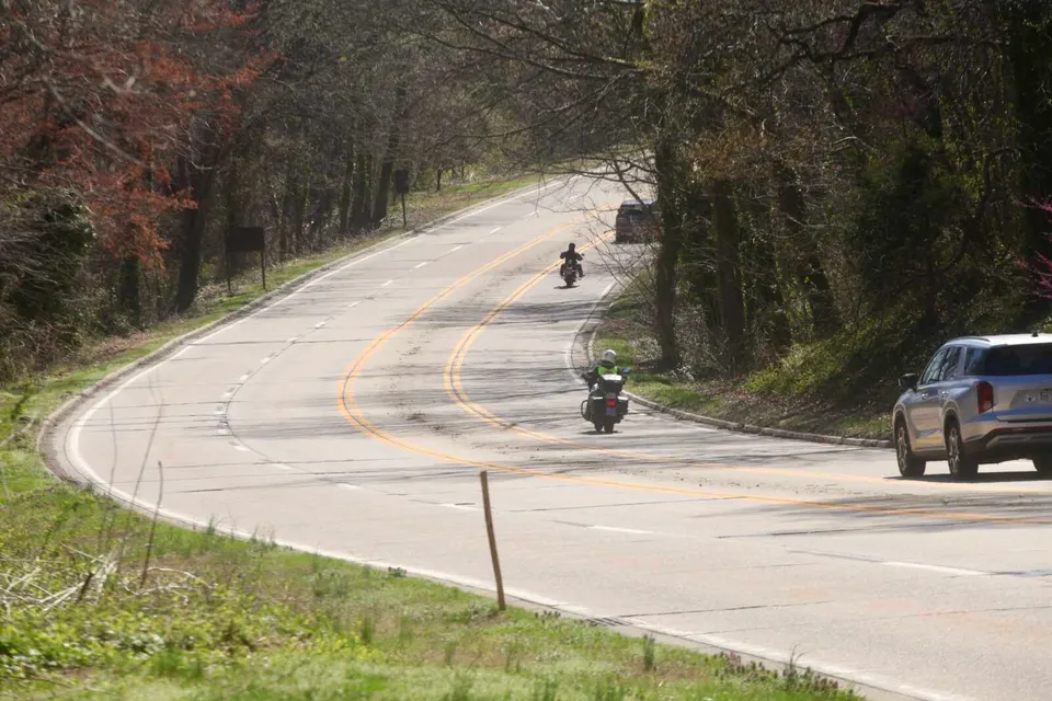 The George Washington Memorial Parkway (staff photo by James Cullum)