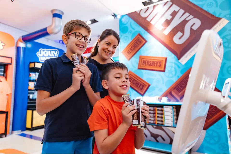 The customizable wrapper station at the Hershey Super Sweet Adventure (photo courtesy Kyle Flubacker/OGX Productions)