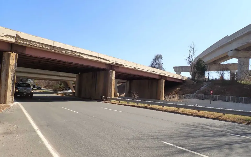 The existing eastbound Dulles Toll Road bridge over Route 123 in Tysons (via VDOT)