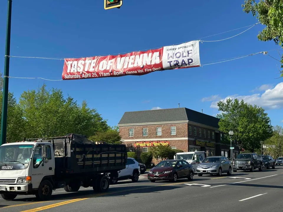 Taste of Vienna banner over Maple Avenue (staff photo by Angela Woolsey)