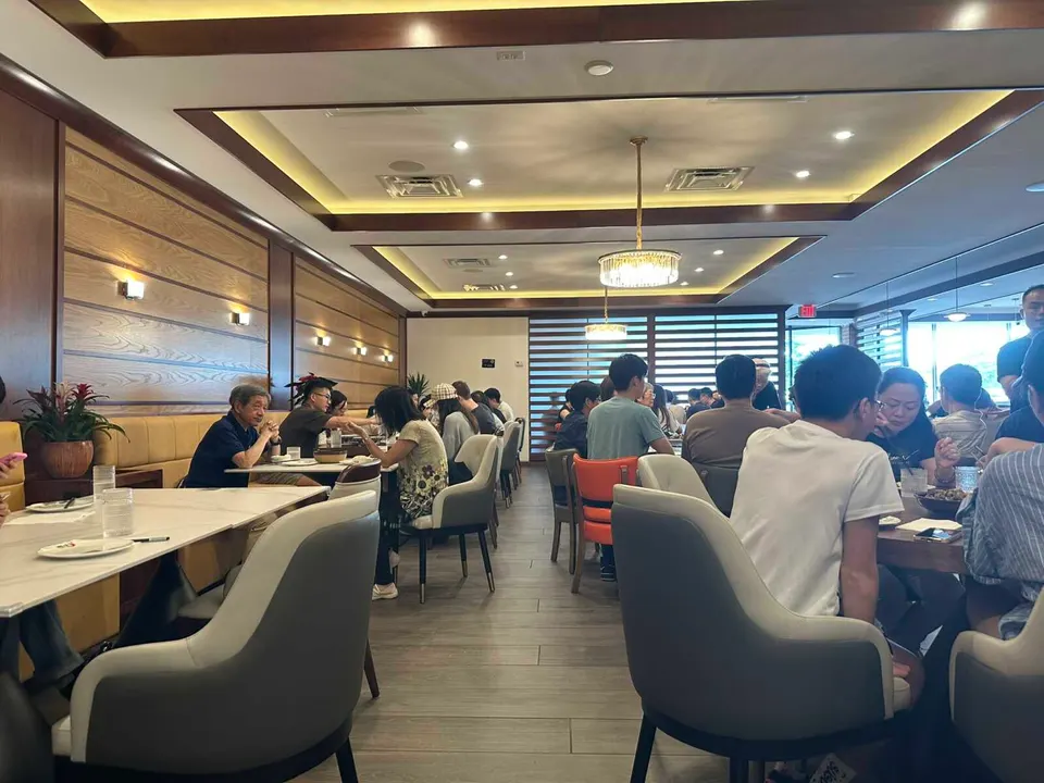 Inside Chef Tan in Vienna (staff photo by Angela Woolsey)