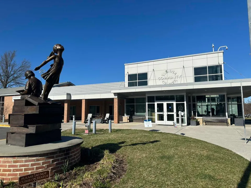 The current Vienna Community Center with Missy and Seth Vandable’s “Taking Flight” statue (staff photo by Angela Woolsey)