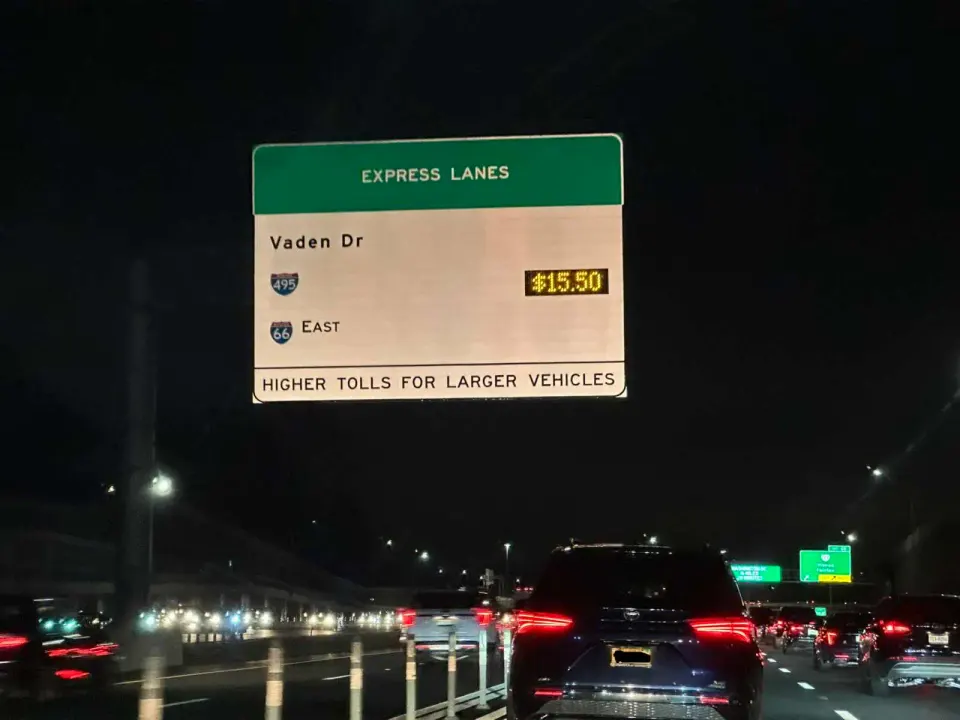 A sign displays the current cost of using the I-66 Express Lanes from Vaden Drive in Oakton (staff photo by Angela Woolsey)