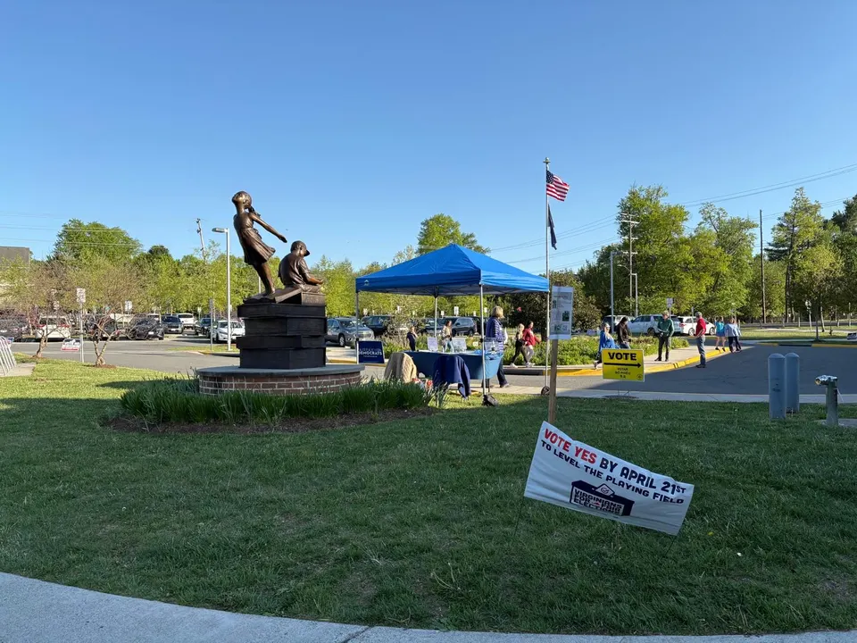 A “vote yes” sign for the April 21 special election on the redistricting constitutional amendment outside the Vienna Community Center (staff photo by Angela Woolsey)